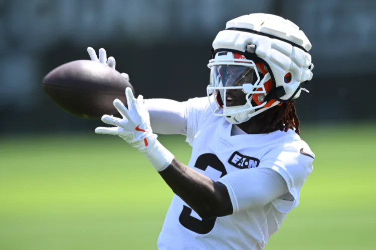 Jerry Jeudy: Viral Video Holding Up 4 Fingers Was About His Daughter, Not Browns QB Choice